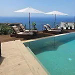 Les Terrasses 홈스테이 칼례타