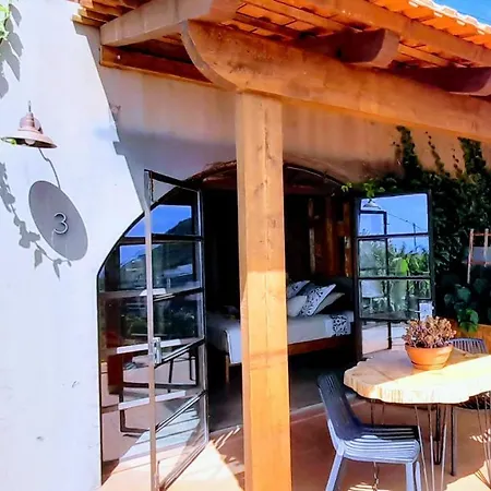 Les Terrasses Homestay *