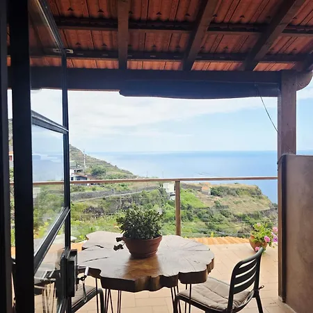 Les Terrasses Δωμάτια σε οικογενειακή κατοικία Calheta (Madeira)
